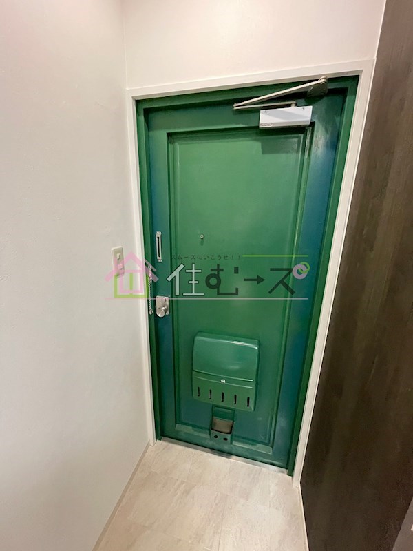 公園造住マンション 玄関