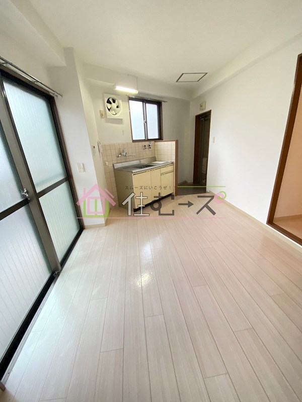 ハピネス関目 リビング