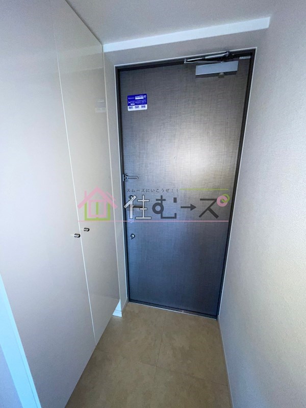 レジディア谷町 玄関