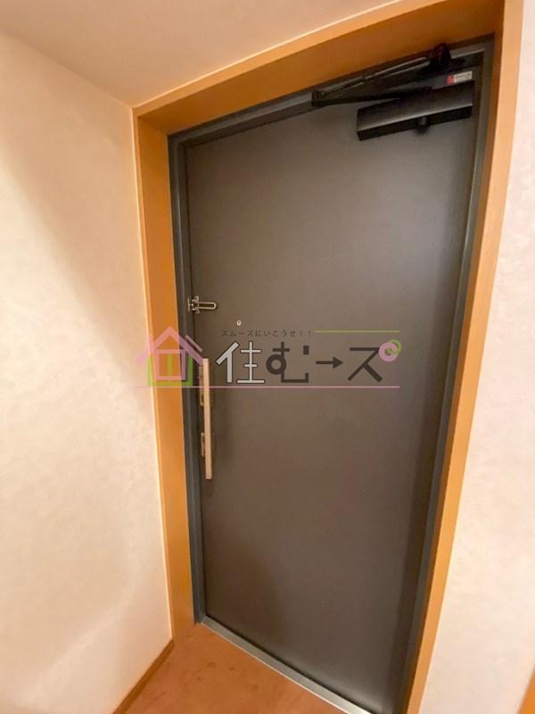 プレサンス大手前パークサイドⅡ 玄関