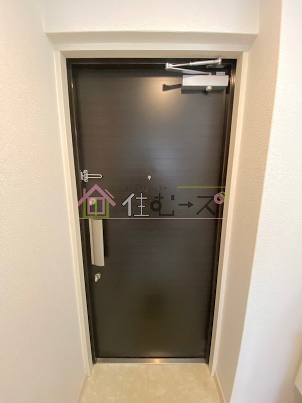 レオンコンフォート難波 玄関