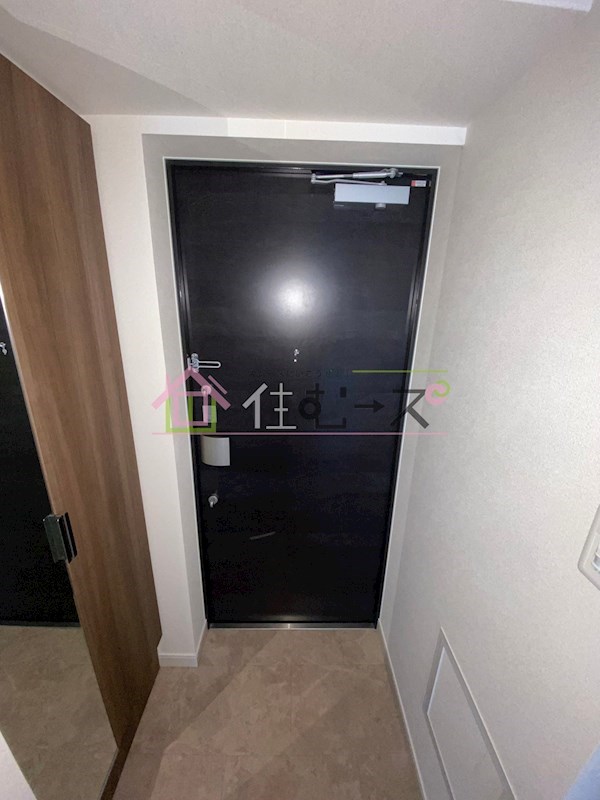 プレサンス難波インフィニティ 玄関