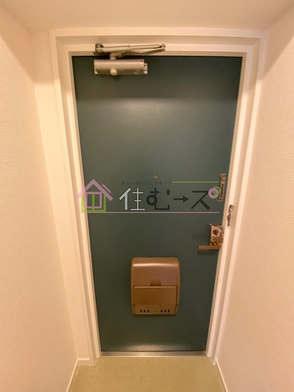 大国町青山ビル 玄関