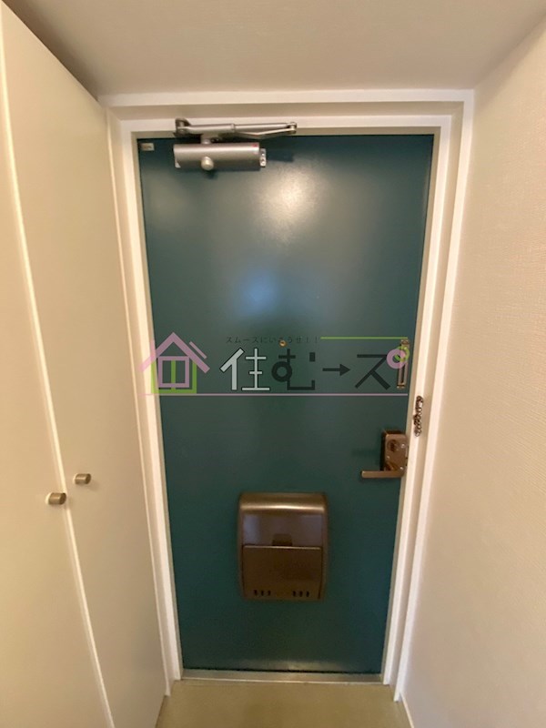 大国町青山ビル 玄関