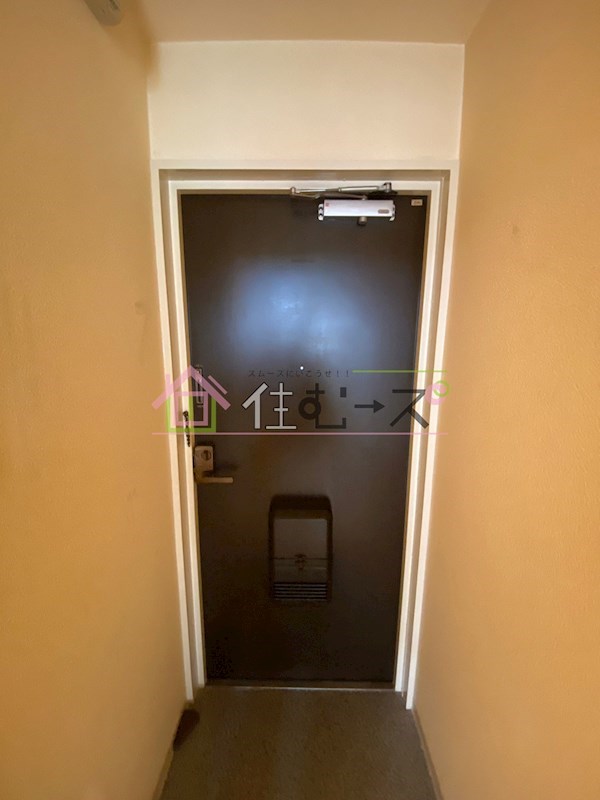 エムプリス上町 玄関