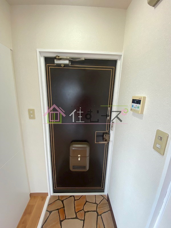 ハイツ上新小松 玄関