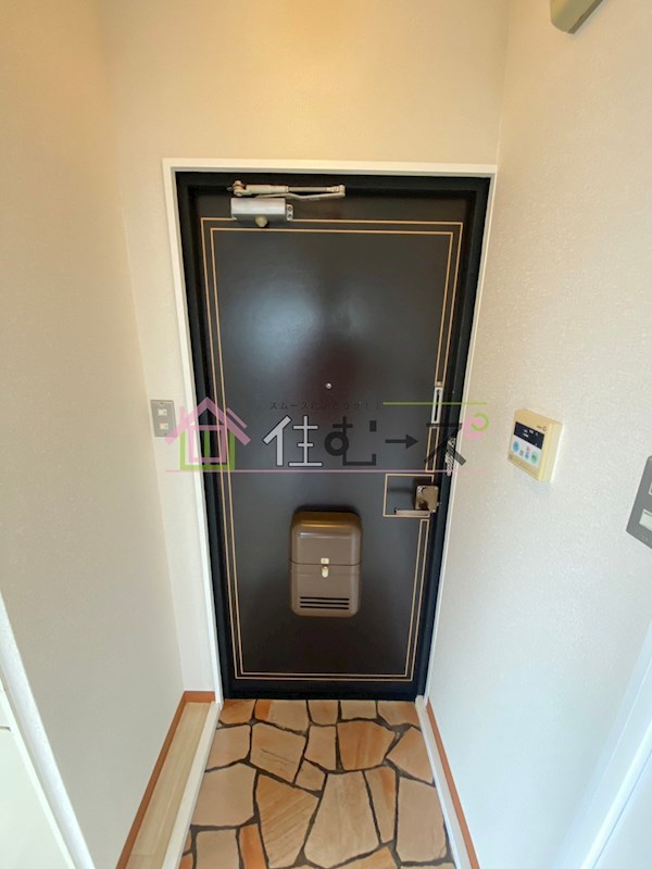 ハイツ上新小松 玄関