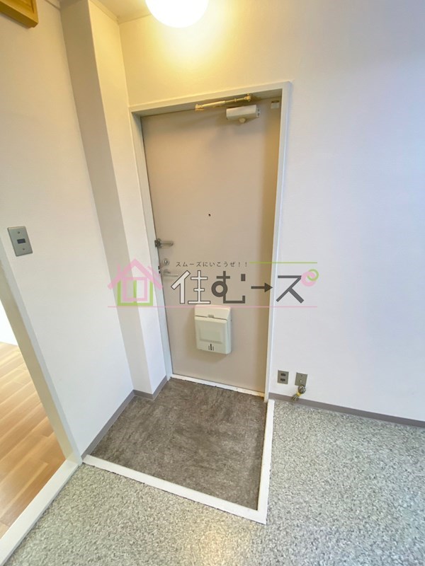 サンハイツ岡本 玄関