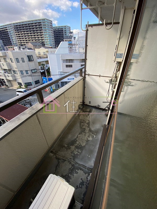 ロイヤル三津屋 ベランダ