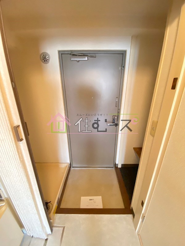 レヴェ北田辺 玄関