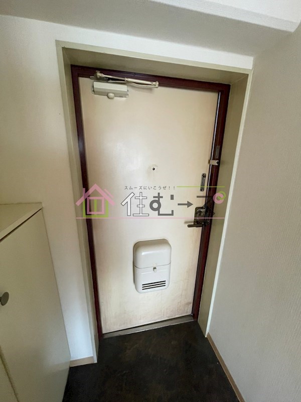 新大阪ハイグレートコーポ 玄関