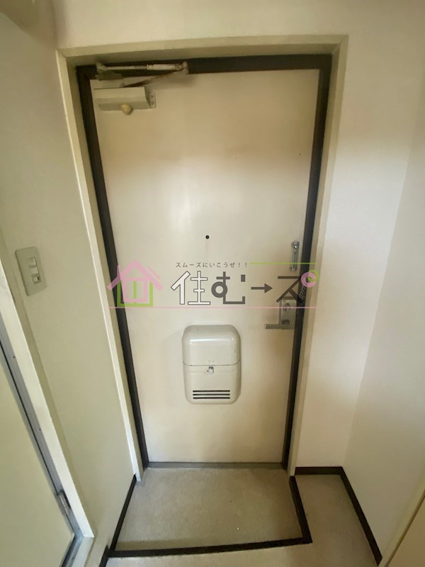 淡路エンビィハイツ 玄関