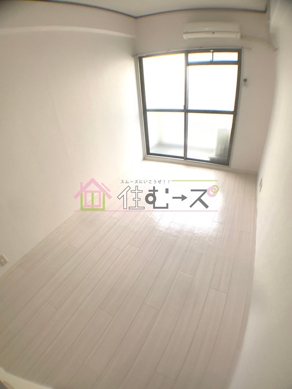 バルビゾン新大阪 ベッドルーム