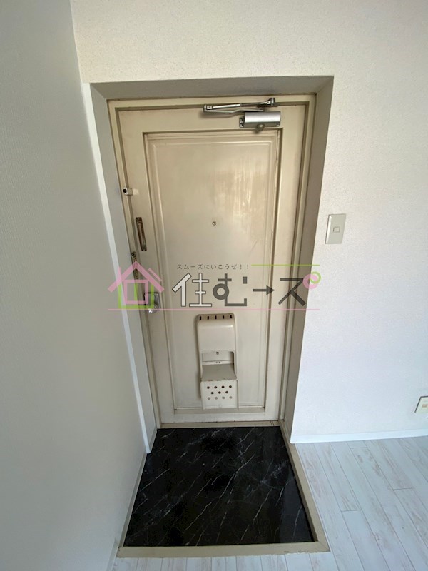 ハイツエイル11  玄関