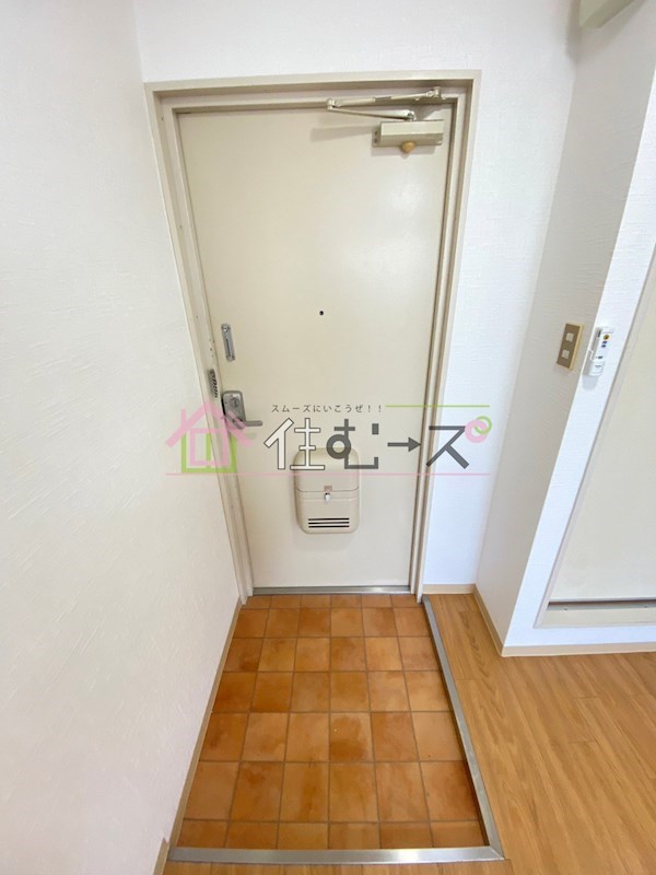 アミティ市大前 玄関