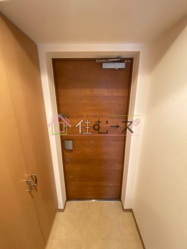 エステムコート梅田・天神橋リバーフロント 玄関