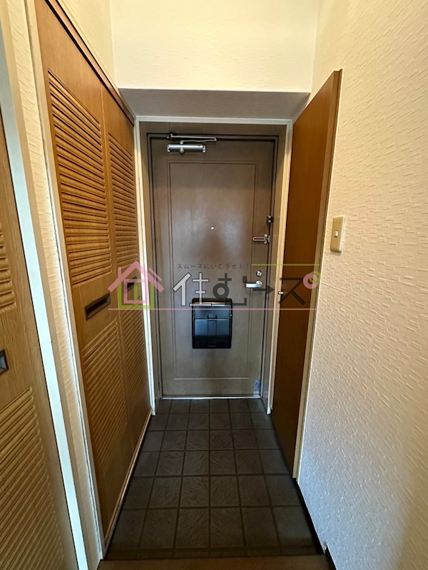 エスワイビル 玄関