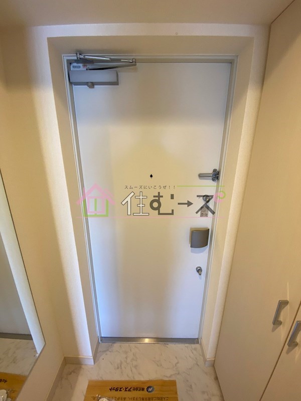 アドバンス大阪グロウスⅡ 玄関