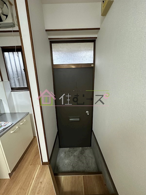 清水ハイツ 玄関