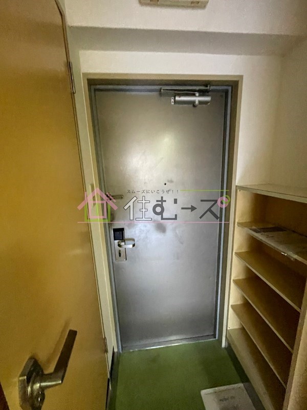 ハイツ新今宮 玄関