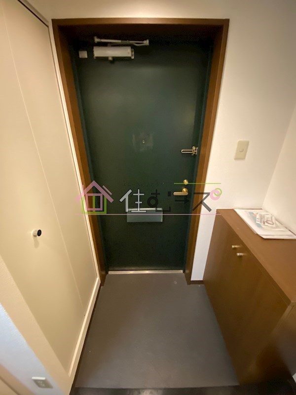 プレサンス西心斎橋 玄関