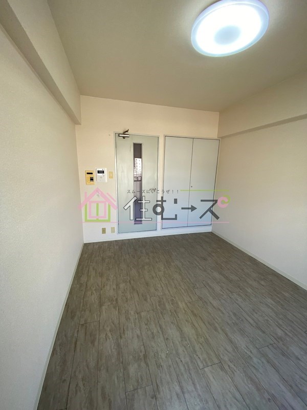 北梅田サニーアパートメント リビング