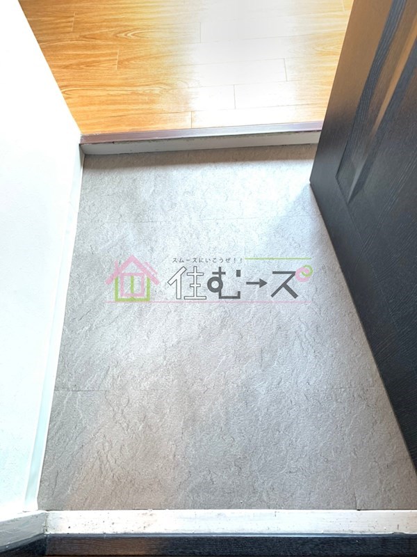 大国町ハイツ 玄関