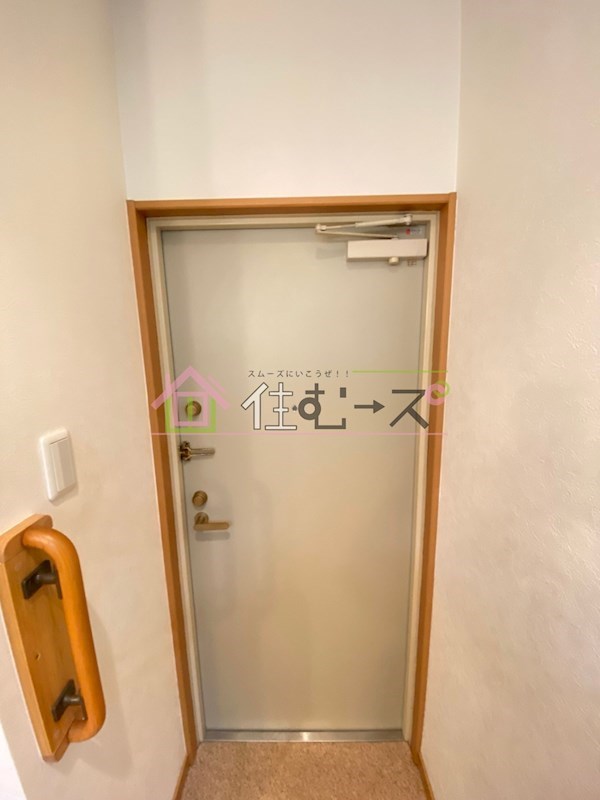 ラフィーネ淡路 玄関