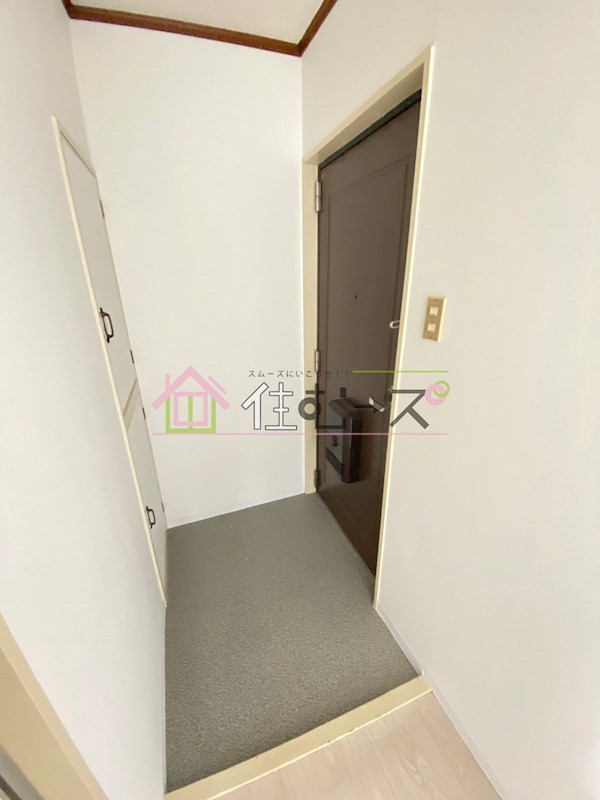 ハイツ沙羅 玄関