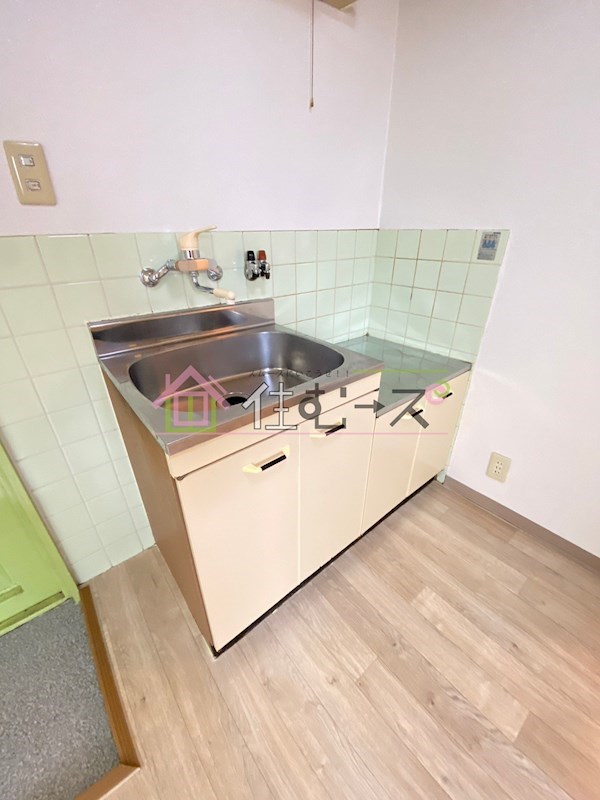 ロイヤル西加賀屋 キッチン