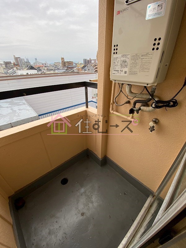 ロイヤル西加賀屋 ベランダ