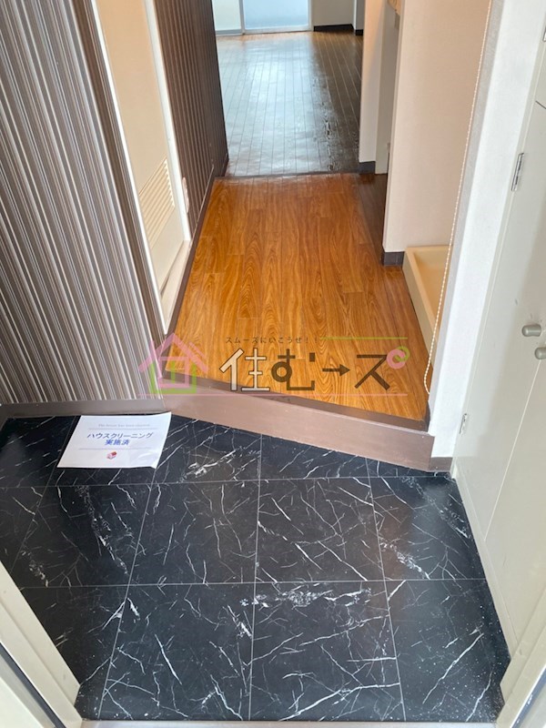 ファーストリバー 玄関