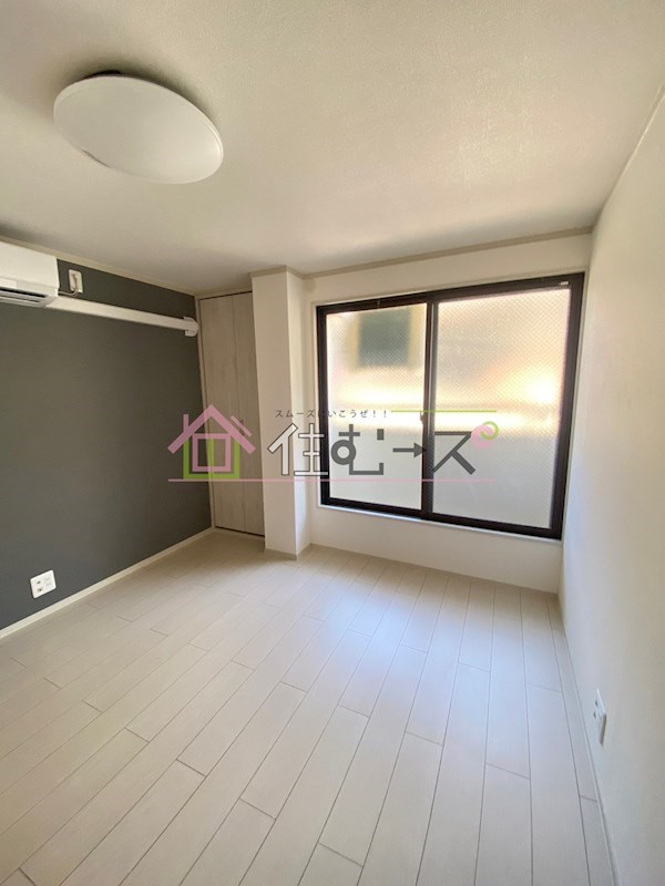 ロイヤルメゾン生野 ベッドルーム