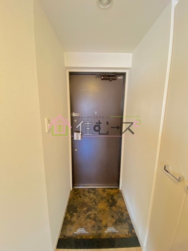 プレサンス難波EASTモダニティ 玄関