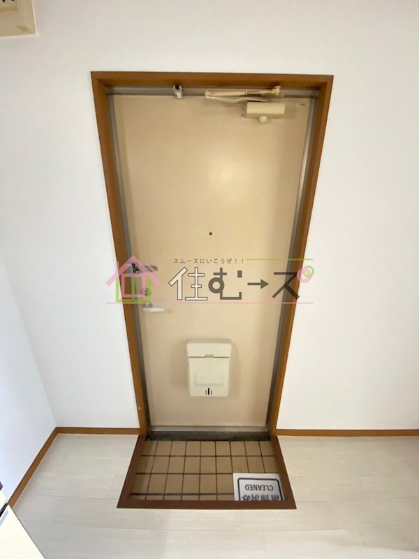 リバティ都島 玄関