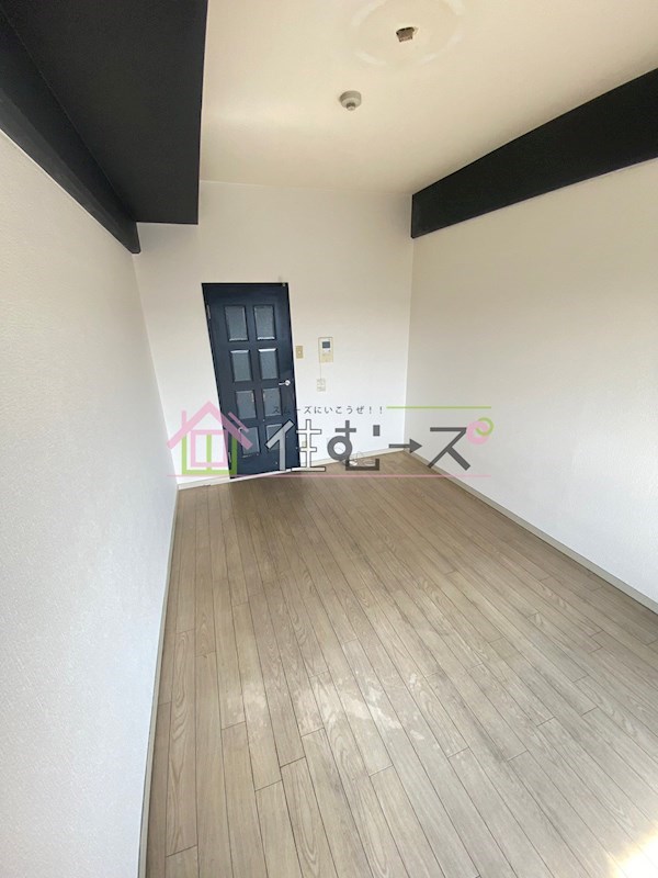 ノアーズアーク88 リビング