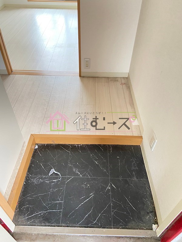 コスモタウン中川西 玄関