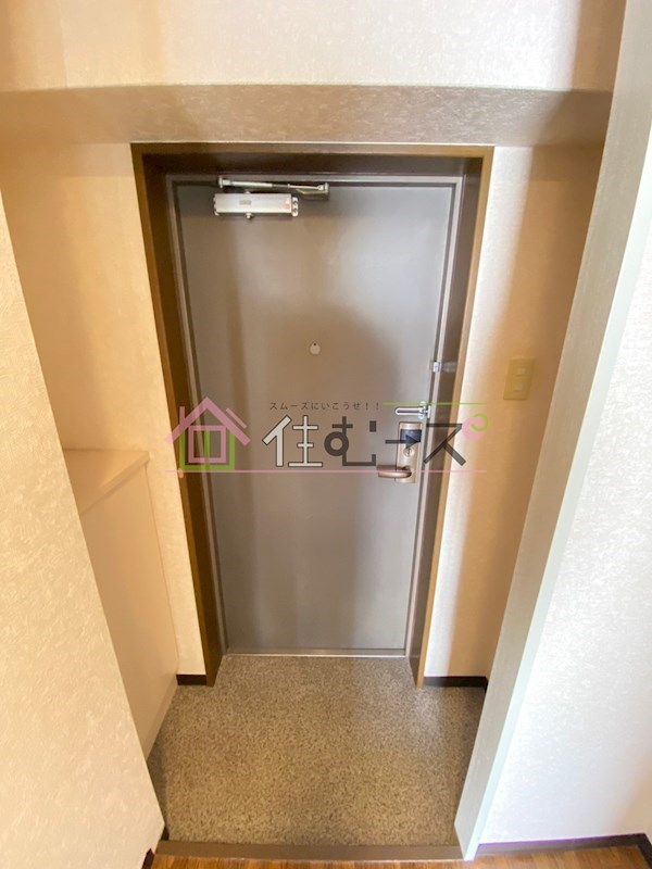 レジデンス関目  玄関