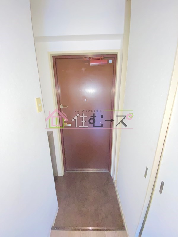 エイチツーオー市岡 玄関