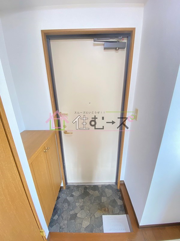 ラッキーセンター河堀口マンション 玄関