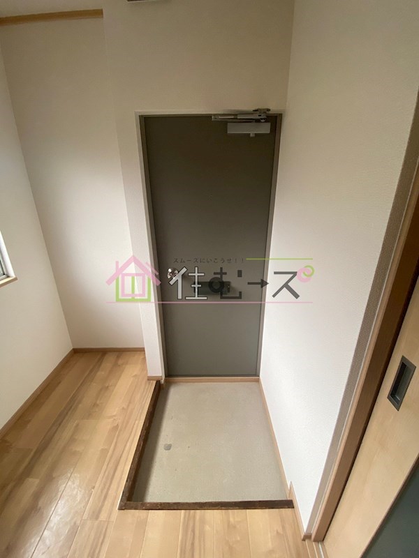 親交テラス相川 玄関