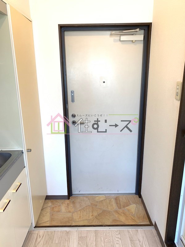 エムロード中川 玄関