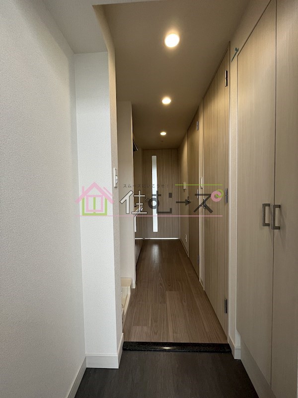 スプランディッド新大阪WEST 玄関