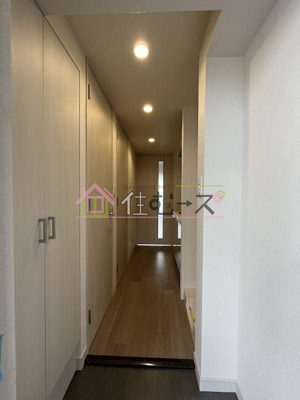 スプランディッド新大阪WEST 玄関