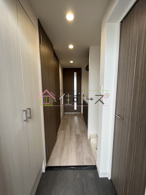 スプランディッド新大阪WEST 玄関