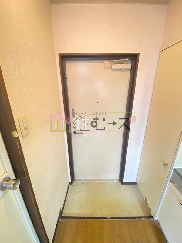 エムロード中川 玄関