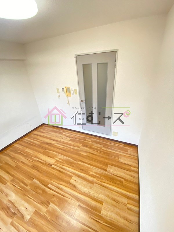 スリーデイズ新大阪 リビング