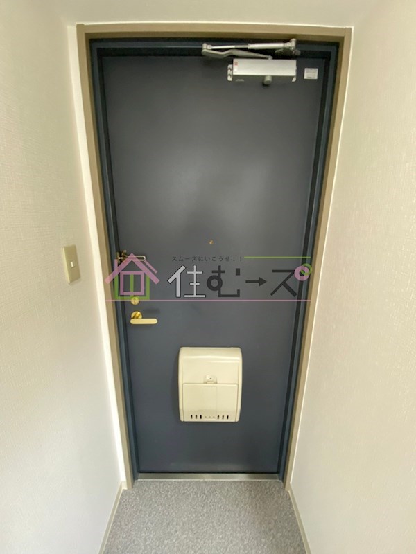 クレセント都島 玄関