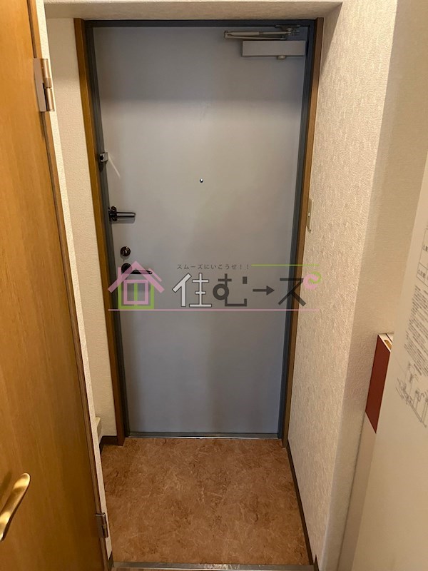 プレミアム本町 玄関