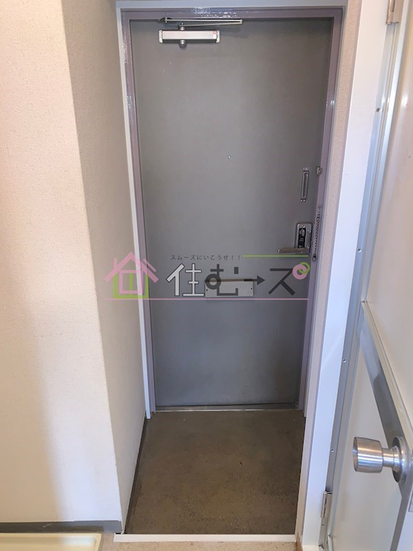 スチューデント平野  玄関